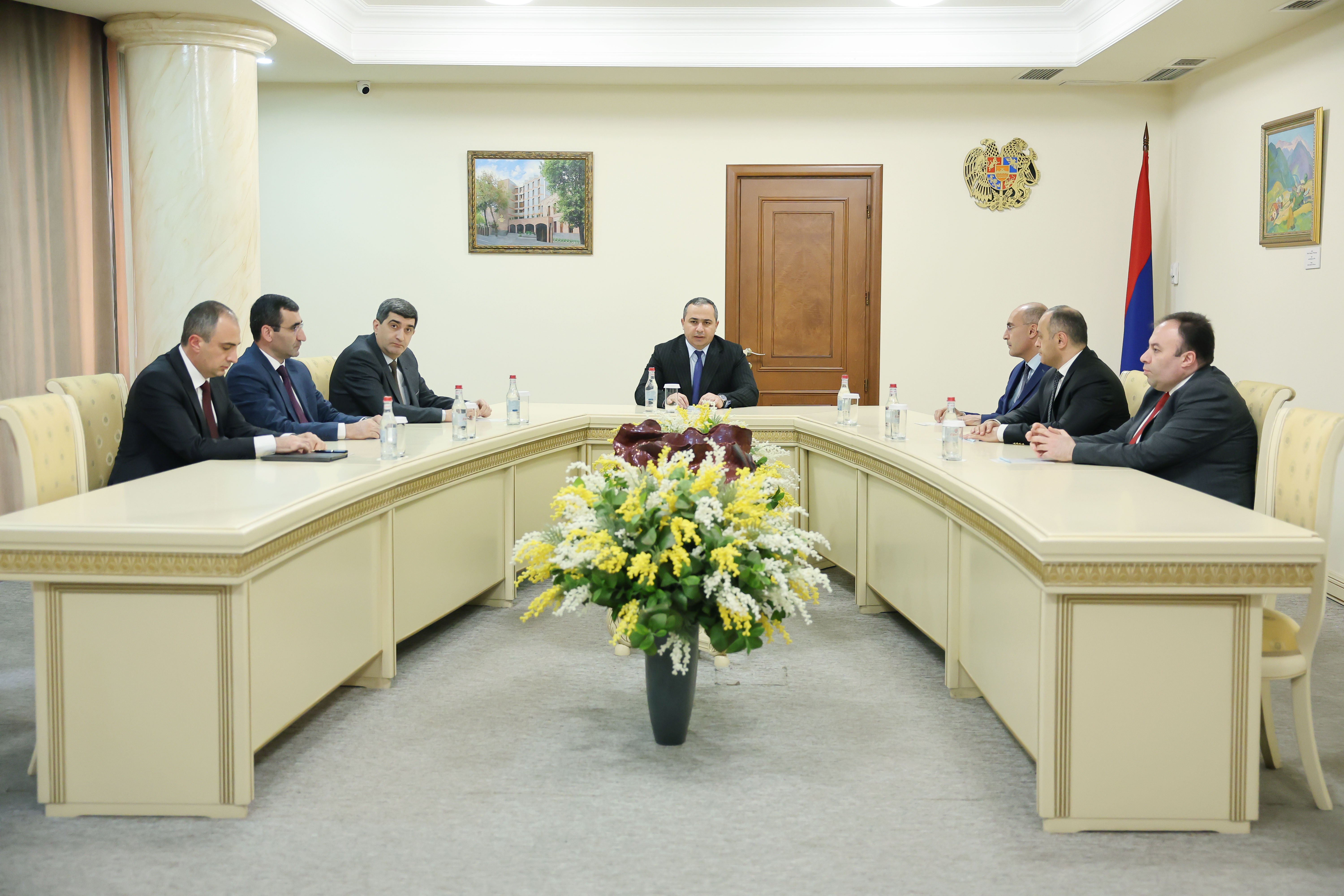 Քննչական կոմիտեի նախագահը ներկայացրել է Տնտեսական հանցագործությունների և մաքսանենգությունների քննության գլխավոր վարչության նորանշանակ պետ Վաղինակ Մարտիրոսյանին