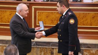 Стали известны подразделение и следователь, добившиеся в 2016 году лучших показателей: они удостоены наград(фото)