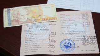 Раскрыты случаи подделки предоставляющих права документов и различных официальных документов с целью сбыта: шестерым лицам предъявлено обвинение(Видео, фото)   