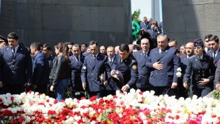 ՀՀ  քննչական կոմիտեի ծառայողները՝ ՔԿ նախագահ Հայկ Գրիգորյանի գլխավորությամբ, այցելել են  Ծիծեռնակաբերդի հուշահամալիր (լուսանկարներ)