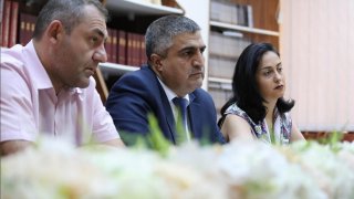 ՔԿ նախագահի տեղակալը հանդիպել է Ջերմուկ համայնքի մի խումբ բնակիչների և բնապահպանական հասարակական կազմակերպությունների ներկայացուցիչների հետ (լուսանկարներ)