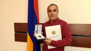 Ֆոտոլրագրող Գագիկ Շամշյանը պարգևատրվել է «Համագործակցության համար» մեդալով (լուսանկարներ)