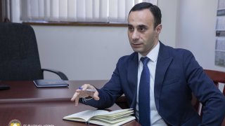 Я всегда был сторонником прозрачного и четкого стиля работы, созвучного с буквой закона, что, на мой взгляд, является залогом формирования доверительных отношений: Сергей Таирян