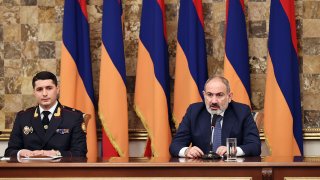 В основе всех наших действий должны быть государство и государственный интерес: Премьер-министр присутствовал на торжественном заседании, посвященном Дню служащего СК (фото, видео)