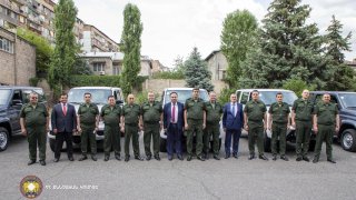 ՀՀ քննչական կոմիտեի ԶՔԳՎ կայազորային քննչական բաժինների կարիքների համար պետական միջոցներով ձեռք է բերվել 12 նոր ավտոմեքենա (տեսանյութ, լուսանկարներ)