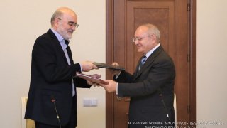 ՀՀ քննչական կոմիտեի նախագահ Աղվան Հովսեփյանը և ԻԻՀ վերահսկողության գլխավոր կազմակերպության նախագահ Նասեր Սերաջն ստորագրեցին փոխըմբռնման հուշագիր (Լուսանկարներ)