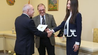 Քննիչների թեկնածուների՝ Արդարադատության ակադեմիան ավարտած շրջանավարտները ծառայության նշանակվեցին ՀՀ քննչական կոմիտեում (Լուսանկարներ)