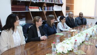 ՀՀ քննչական կոմիտեի նախագահի տեղակալ Ա.Ղամբարյանն ընդունել է ԱՄՆ իրավապահ համագործակցության և թմրամիջոցների դեմ պայքարի բյուրոյի պատվիրակությանը (Լուսանկարներ)