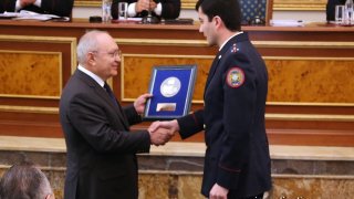Стали известны подразделение и следователь, добившиеся в 2016 году лучших показателей: они удостоены наград(фото)
