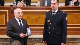 Стали известны подразделение и следователь, добившиеся в 2016 году лучших показателей: они удостоены наград(фото)