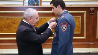 Установлены личности лиц, причастных к убийству двух жителей Раздана. Следователи и полицейские награждены за высокий профессионализм, проявленный при раскрытии преступления
