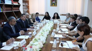Քննչական կոմիտեի ղեկավարությունը հանդիպում է ունեցել հասարակական մոնիտորինգի խմբի հետ (լուսանկարներ)