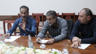 ՀՀ քննչական կոմիտեի նախագահը հանդիպել է մահացած զինծառայողների հարազատներին (լուսանկարներ)