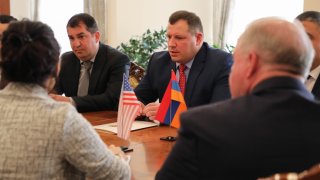 Քննչական կոմիտեի նախագահն ընդունել է ԱՄՆ պետքարտուղարության ԹՊԻՀ  բյուրոյի վաշինգտոնյան գրասենյակի Եվրոպայի, Եվրասիայի, Կենտրոնական Ասիայի ծրագրերի ղեկավար Ջուդիթ Քեմբելին (Լուսանկարներ)