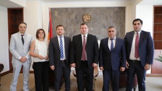 Քննչական կոմիտեի նախագահ Հայկ Գրիգորյանն ընդունել է ԵԱՀԿ կիբեռհանցագործությունների գծով փորձագետ Մարջան Ստոիլկովսկուն (լուսանկարներ)