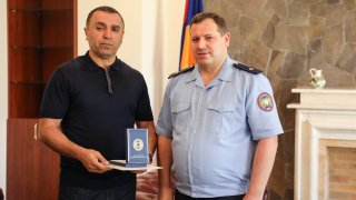 Քննչական կոմիտեի նախագահը պարգևատրել է ՀՀ ֆուտբոլի ֆեդերացիայի փոխնախագահին և ՀՀ ֆուտզալի ազգային հավաքականի գլխավոր մարզչին (լուսանկարներ)