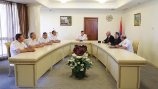 Chairman of Investigative Committee Awarded a Number of Police Officers (photos)