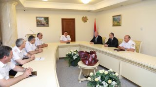 Քննչական կոմիտեի նախագահը պարգևատրել է ոստիկանության մի շարք ծառայողների (լուսանկարներ)