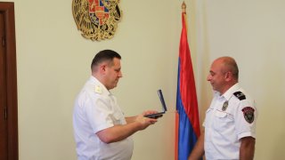 Քննչական կոմիտեի նախագահը պարգևատրել է ոստիկանության մի շարք ծառայողների (լուսանկարներ)