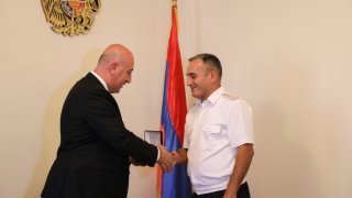 Քննչական կոմիտեի նախագահը պարգևատրել է ոստիկանության մի շարք ծառայողների (լուսանկարներ)