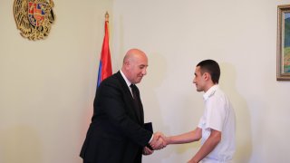 Քննչական կոմիտեի նախագահը պարգևատրել է ոստիկանության մի շարք ծառայողների (լուսանկարներ)
