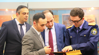 ՀՀ Քննչական կոմիտեի նախագահի գլխավորած պատվիրակությունը Ռուսաստանի Դաշնությունում ծանոթացել է գործընկեր գերատեսչության կողմից կիրառվող ժամանակակից տեխնիկա-կրիմինալիստիկական սարքավորումներին (լուսանկարներ)