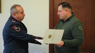 Քննչական կոմիտեի նախագահը պարգևատրել է Կոտայքի մարզի դատախազի տեղակալին, ինչպես նաև՝ Ոստիկանության Կոտայքի բաժնի մի շարք ծառայողների (լուսանկարներ)