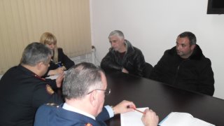 ՀՀ ՔԿ նախագահ Հայկ Գրիգորյանի հանձնարարությամբ՝ ՔԿ զինվորական քննչական գլխավոր վարչության պետն ընդունել է մահացած զինծառայող Տիգրան Մխոյանի հարազատներին (լուսանկարներ)