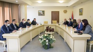 ՀՀ քննչական կոմիտեն և «Երևանի Գլաձոր» համալսարանի Կրիմինալիստիկական փորձաքննությունների կենտրոն»-ը համաձայնագիր ստորագրեցին (լուսանկարներ)