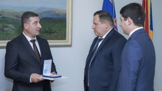 Գեղարքունիքի մարզպետը պարգևատրվել է «Համագործակցության համար» մեդալով (լուսանկարներ)