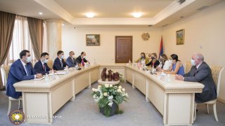 Chairman of RA Investigative Committee Argishti Kyaramyan Received US Ambassador to Armenia Lynne Tracy (photos)