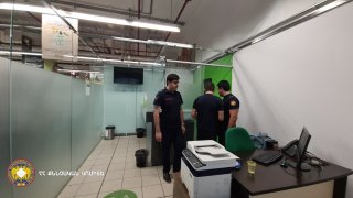 Ավազակային հարձակում «Երևան Մոլ» առևտրի կենտրոնում. տղամարդը ձերբակալվել է (տեսանյութ, լուսանկարներ)