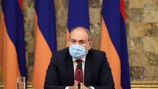«Придаю значение эффективному расследованию уголовных дел, связанных с обстоятельствами 44-дневной войны». Премьер-министр посетил Следственный комитет (фото)