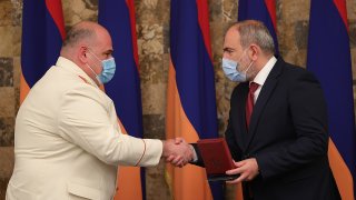 «Придаю значение эффективному расследованию уголовных дел, связанных с обстоятельствами 44-дневной войны». Премьер-министр посетил Следственный комитет (фото)