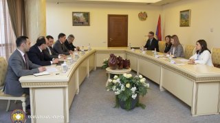 Председатель Следственного комитета РА принял Генерального директора международной комиссии по вопросам пропавших без вести (фото)