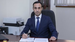 Я всегда был сторонником прозрачного и четкого стиля работы, созвучного с буквой закона, что, на мой взгляд, является залогом формирования доверительных отношений: Сергей Таирян