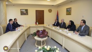 ՀՀ քննչական կոմիտեի նախագահ Արգիշտի Քյարամյանն ընդունել է ՀՀ-ում Իրանի Իսլամական Հանրապետության արտակարգ և լիազոր դեսպանին (լուսանկարներ)
