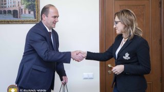 Приказом Председателя Следственного комитета РА был награжден ряд сотрудников ГНКО “Научно-практический центр судебной медицины” (фото)