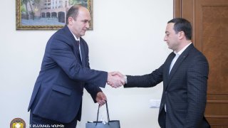 Приказом Председателя Следственного комитета РА был награжден ряд сотрудников ГНКО “Научно-практический центр судебной медицины” (фото)