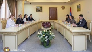 ԱՄՆ արդարադատության դեպարտամենտի Հետաքննությունների Դաշնային Բյուրոյի՝ Հայաստանում և Վրաստանում իրավական կցորդն այցելել է ՀՀ քննչական կոմիտե(լուսանկարներ)