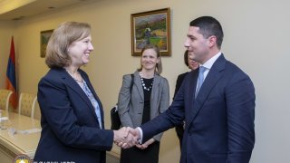 ՀՀ քննչական կոմիտեի նախագահ Արգիշտի Քյարամյանն ընդունել է ՀՀ-ում ԱՄՆ նորանշանակ դեսպան Քրիստինա Քվինին (լուսանկարներ)