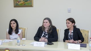 ՀՀ ՔԿ նախագահի տեղակալը և ՀՀ-ում ԱՄՆ հյուպատոսը քննարկել են գործակցության արդյունավետության բարձրացման հնարավորությունները (լուսանկարներ)