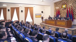 Председатель Следственного комитета РА Артур Погосян провел первое рабочее совещание: руководителям подразделений СК был дан ряд поручений (видео, фотографии)