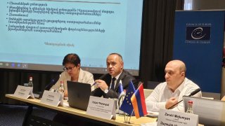 Следователи СК РА продолжают совершенствовать свои навыки в борьбе с насилием в отношении женщин и домашним насилием (видео, фотографии)